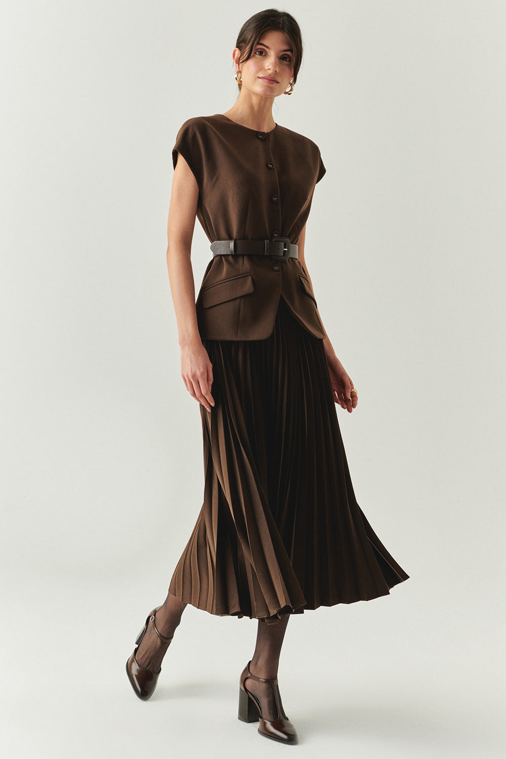 Exquise-Bisiklet Yaka Kemerli Plisoley Slim Fit Midi Kahve Elbise-ELBİSE-2-Milagron.com