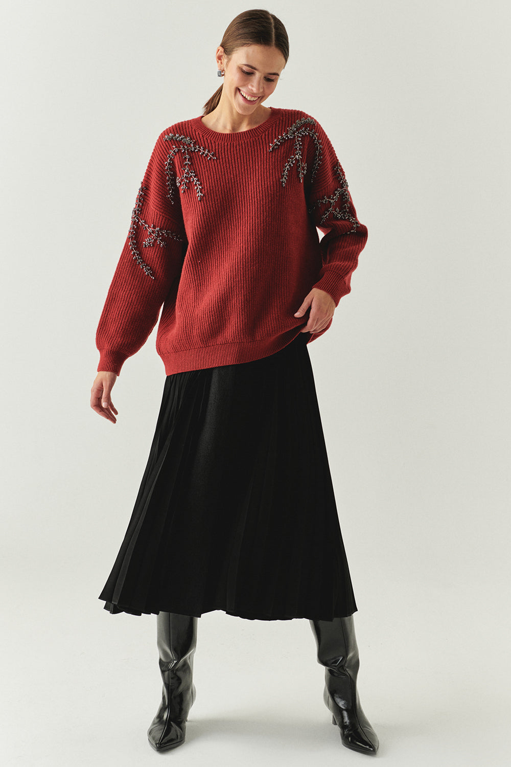 Exquise-Bisiklet Yaka Taş İşlemeli Uzun Kollu Oversize Vişne Triko Bluz-BLUZ-4-Milagron.com