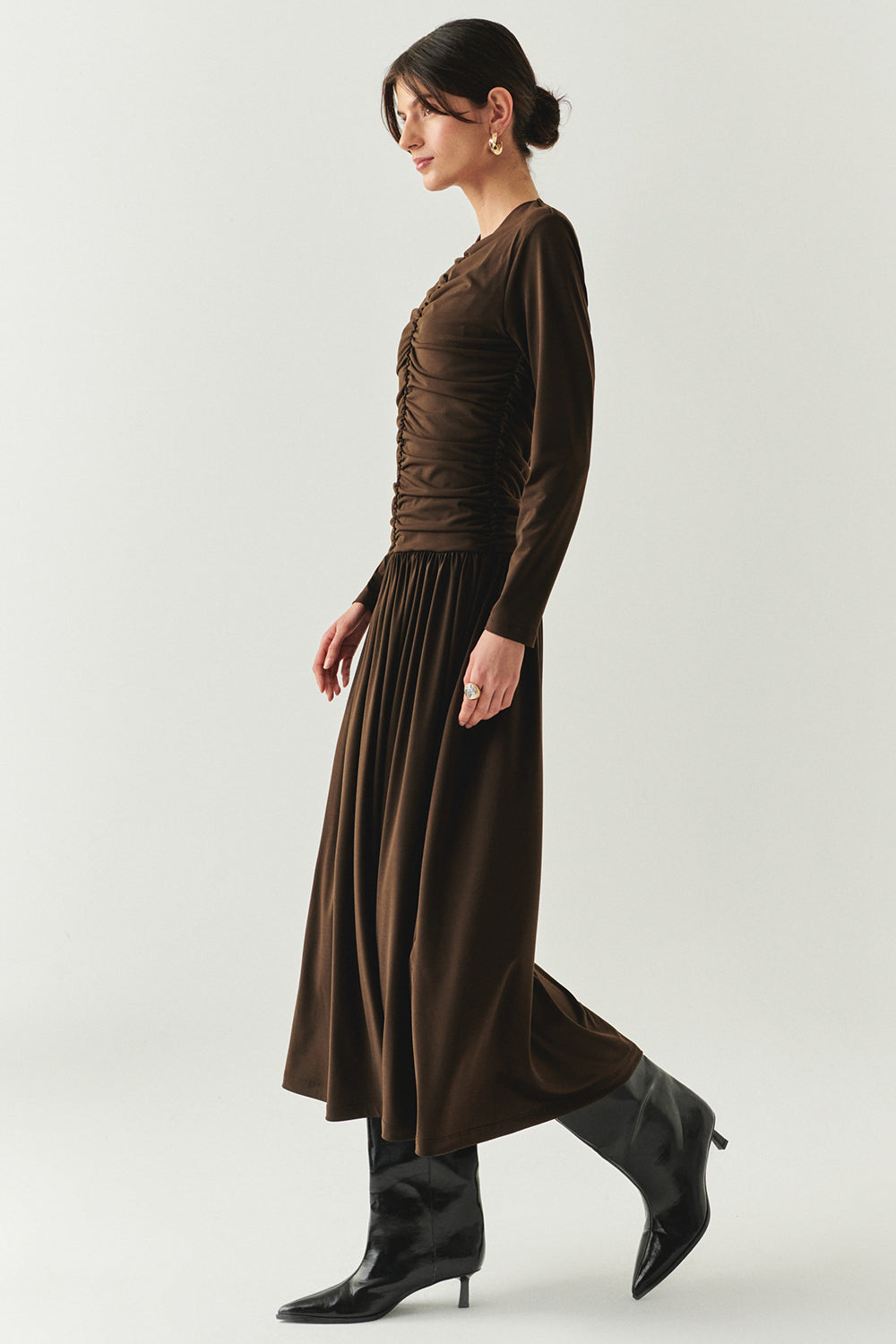 Exquise-Bisiklet Yaka Uzun Kollu Drapeli Slim Fit Midi Örme Kahve Elbise-ELBİSE-3-Milagron.com