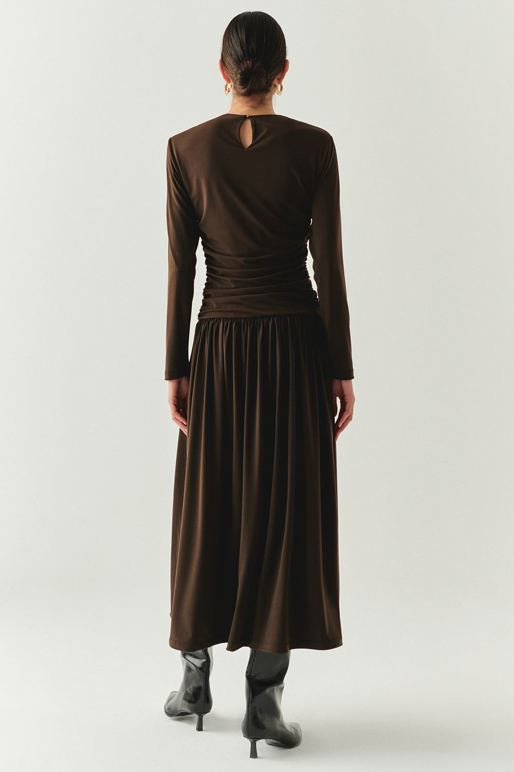 Exquise-Bisiklet Yaka Uzun Kollu Drapeli Slim Fit Midi Örme Kahve Elbise-ELBİSE-4-Milagron.com