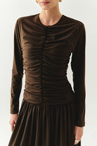 Exquise-Bisiklet Yaka Uzun Kollu Drapeli Slim Fit Midi Örme Kahve Elbise-ELBİSE-5-Milagron.com