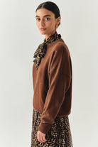 Exquise-Bisiklet Yaka Uzun Kollu Oversize Taş Baskılı Triko Kahve Bluz-BLUZ-2-Milagron.com