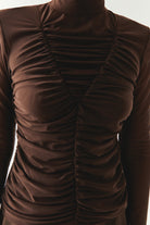 Exquise-Boğazlı Drapeli Uzun Kollu Slim Fit Kahve Tül Bluz-BLUZ-4-Milagron.com