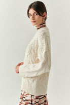 Exquise-Boncuk İşlemeli Bisiklet Yaka Regular Triko Kemik Bluz-BLUZ-3-Milagron.com