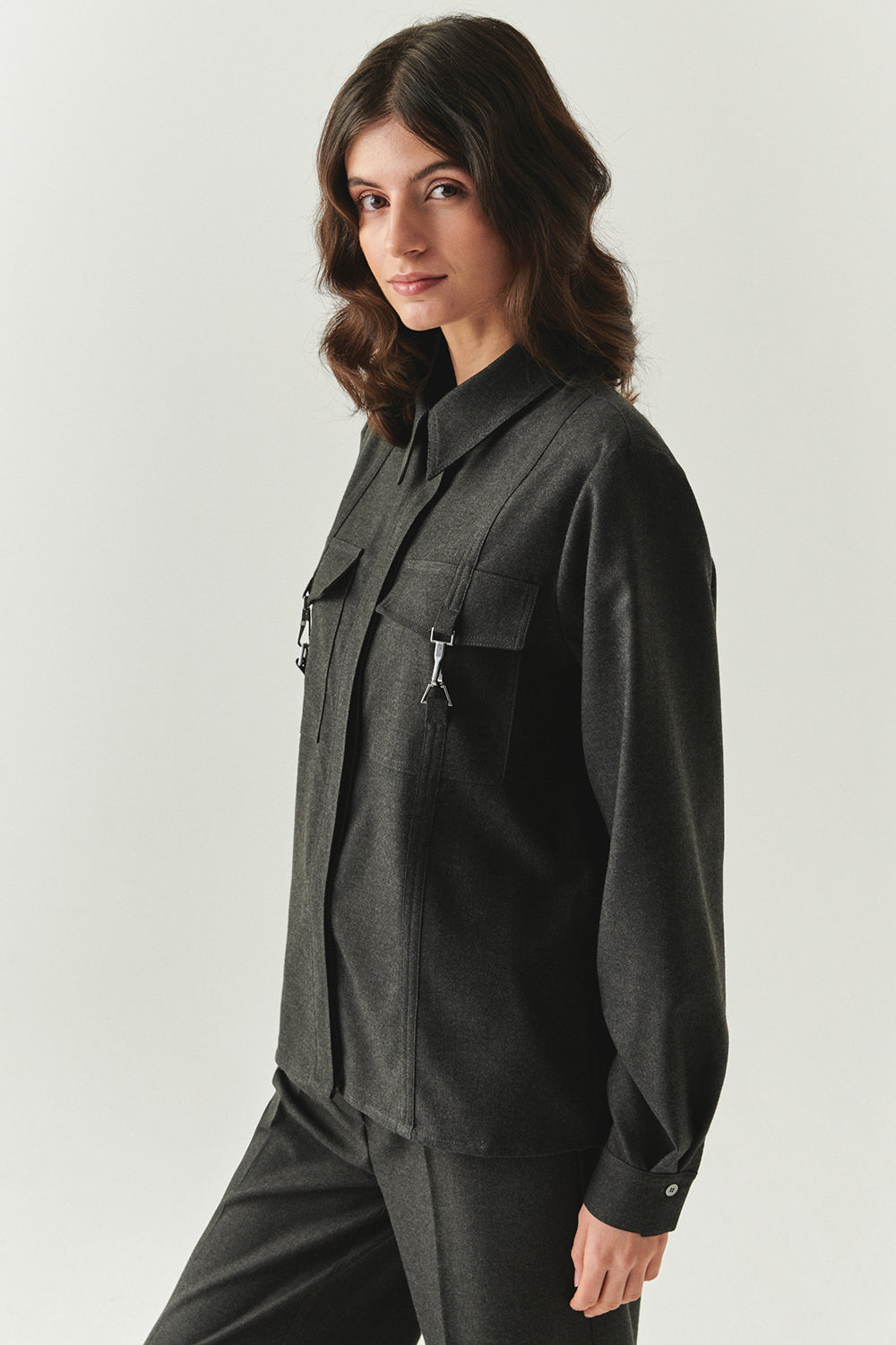Exquise-Cepleri Aksesuarlı Uzun Kol Regular Dokuma Gri Gömlek-GÖMLEK-2-Milagron.com
