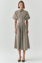 Exquise-Desenli Bele Oturan Düşük Omuzlu Taş Baskılı Regular Midi Elbise-ELBİSE-2-Milagron.com