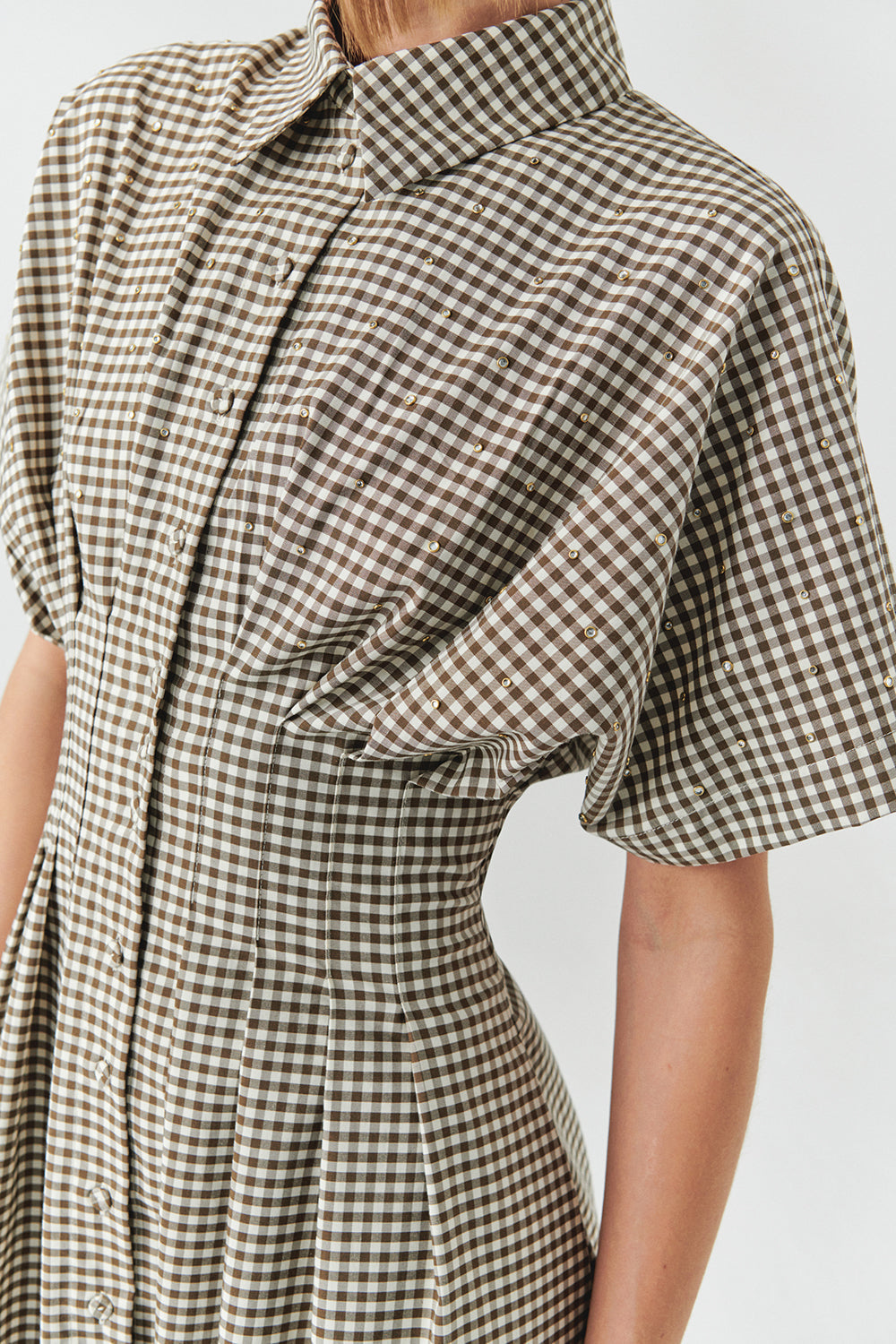 Exquise-Desenli Bele Oturan Düşük Omuzlu Taş Baskılı Regular Midi Elbise-ELBİSE-3-Milagron.com