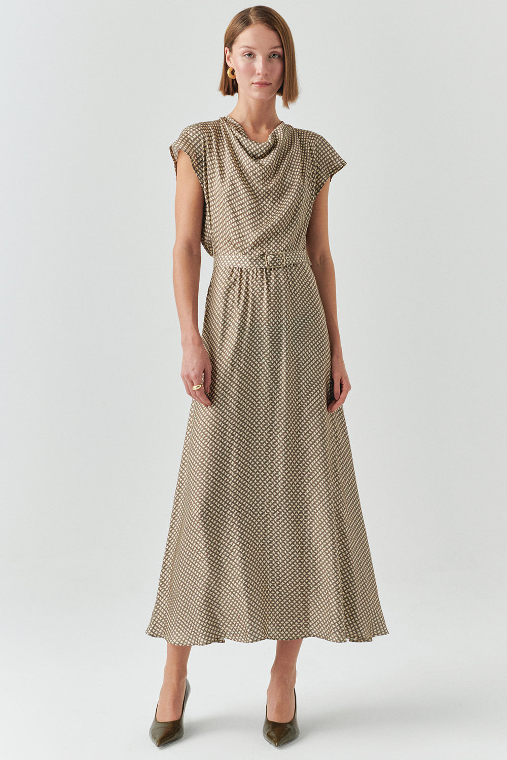 Exquise-Desenli Degaje Yaka Kemerli Kolsuz Slim Fit Midi Elbise-ELBİSE-1-Milagron.com