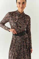 Exquise-Desenli Uzun Kollu Kemerli Slim Fit Pliseli Midi Elbise-ELBİSE-4-Milagron.com