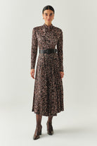 Exquise-Desenli Uzun Kollu Kemerli Slim Fit Pliseli Midi Elbise-ELBİSE-5-Milagron.com