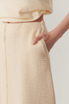 Exquise-Ekru Renk Dokulu Kumaş Diz Altı Kloş Etek-Etek-5-Milagron.com