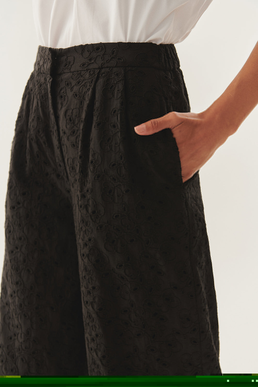 Exquise-Fisto Kumaş Bol Kesim Siyah / Beyaz Pantolon-Pantolon-10-Milagron.com