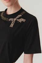 Exquise-Fiyonk İşlemesi Detaylı Bisiklet Yaka Pamuklu Regular Tişört-T-Shirts-10-Milagron.com