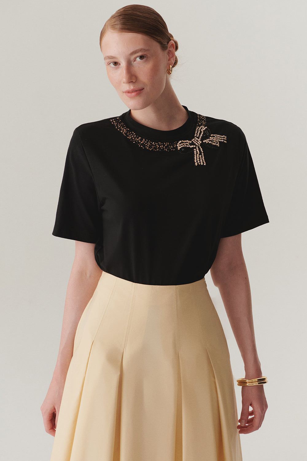 Exquise-Fiyonk İşlemesi Detaylı Bisiklet Yaka Pamuklu Regular Tişört-T-Shirts-8-Milagron.com