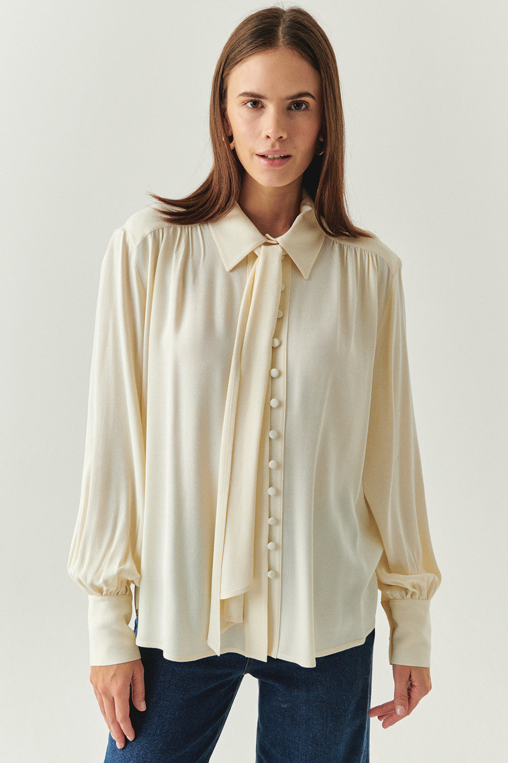 Exquise-Fular Detaylı Düğmeli Regular Uzun Kollu Viskon Ekru Gömlek-GÖMLEK-2-Milagron.com