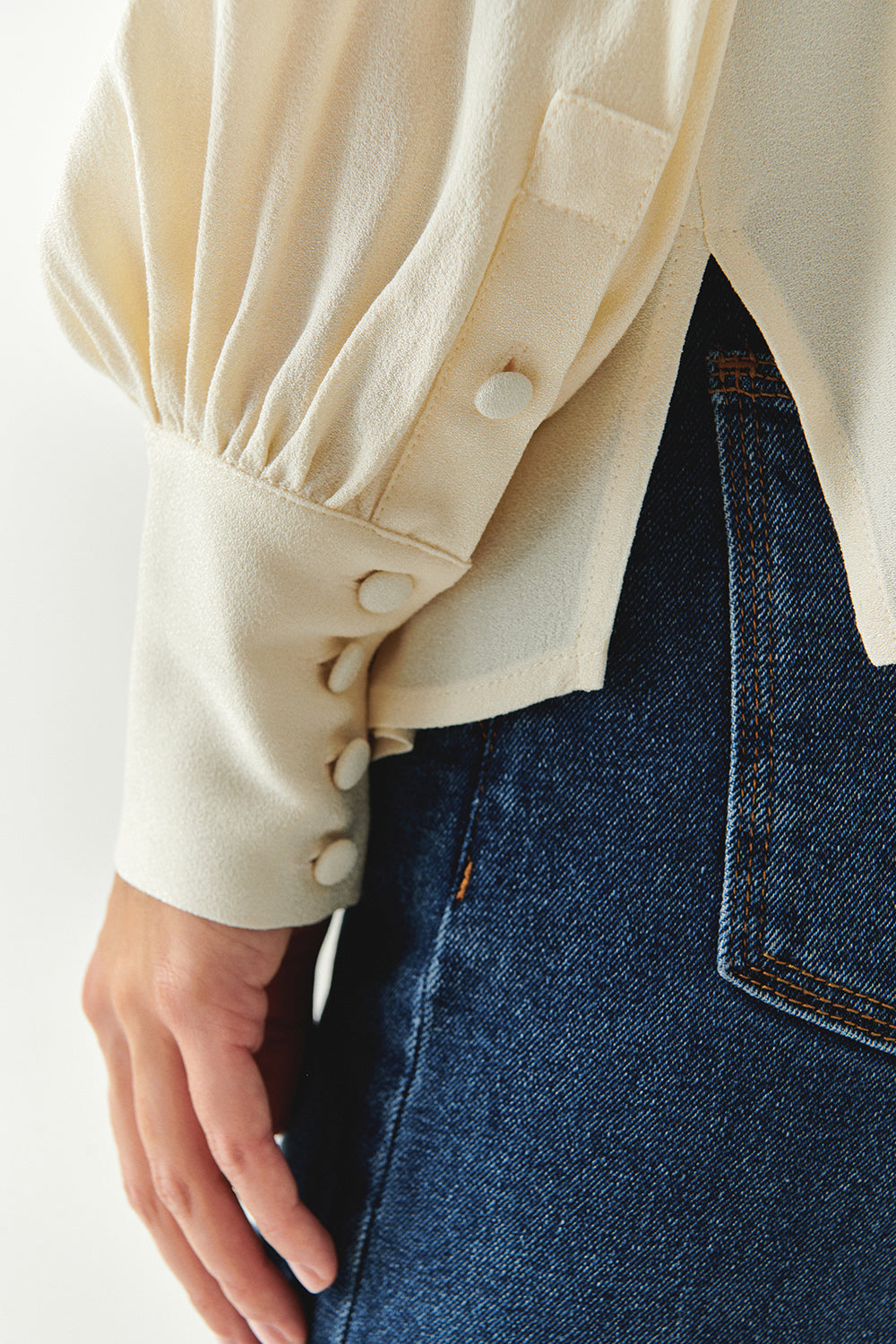 Exquise-Fular Detaylı Düğmeli Regular Uzun Kollu Viskon Ekru Gömlek-GÖMLEK-4-Milagron.com