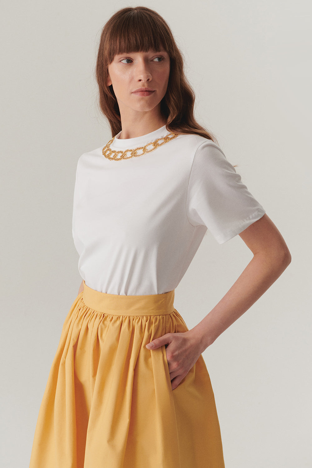 Exquise-Gold İşleme Beyaz Bisiklet Yaka Regular Pamuklu örme Tişört-T-Shirts-2-Milagron.com