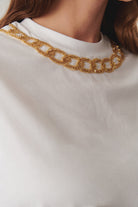 Exquise-Gold İşleme Beyaz Bisiklet Yaka Regular Pamuklu örme Tişört-T-Shirts-5-Milagron.com