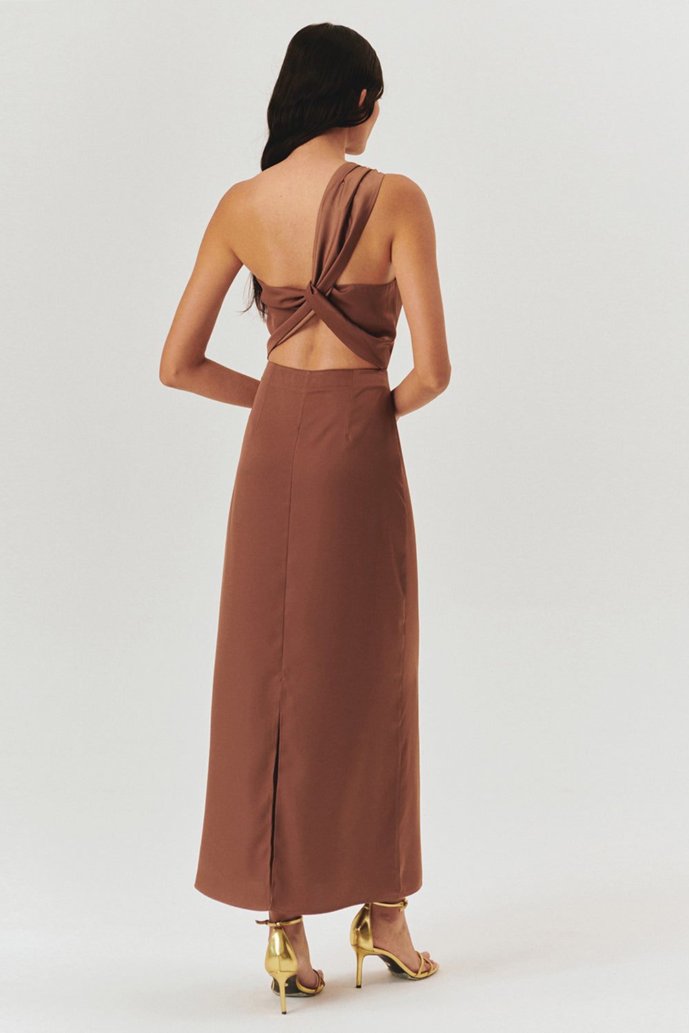 Exquise-Gold Toka Detaylı Tek Omuz Bağlamalı Kahverengi Maxi Elbise-ELBİSE-5-Milagron.com