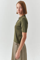 Exquise-Gömlek Yaka Düğmeli Kısa Kollu Slim Fit Haki Triko Bluz-BLUZ-4-Milagron.com