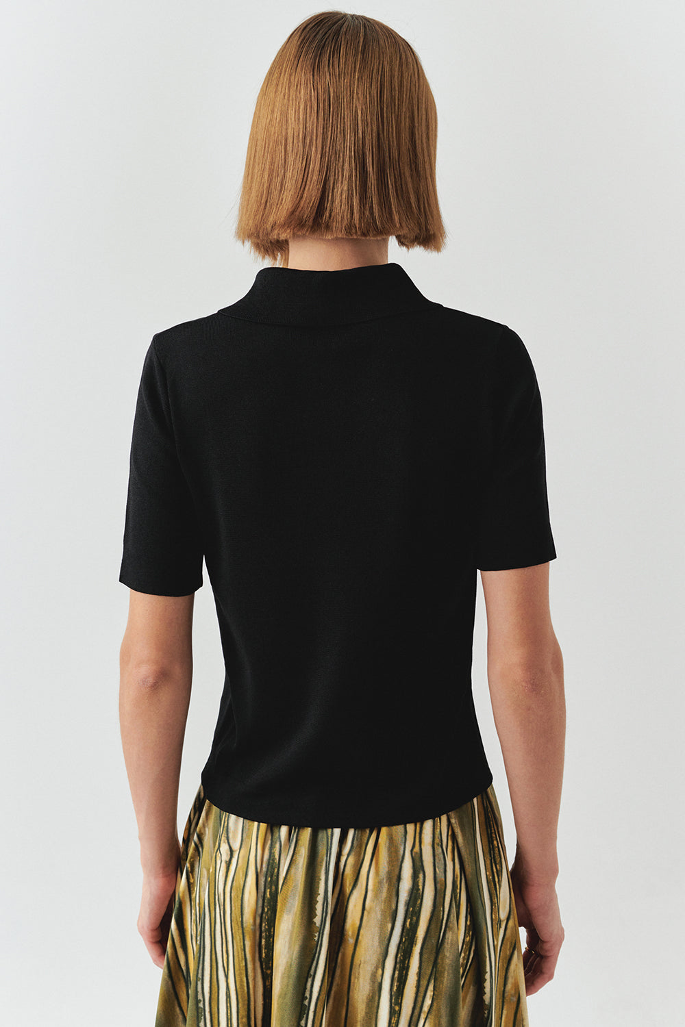 Exquise-Gömlek Yaka Düğmeli Kısa Kollu Slim Fit Siyah Triko Bluz-BLUZ-2-Milagron.com