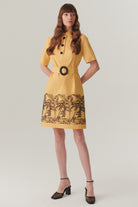 Exquise-Gömlek Yaka Kemerli Etek Uçları Desenli Pamuklu Diz üstü Elbise-ELBİSE-1-Milagron.com
