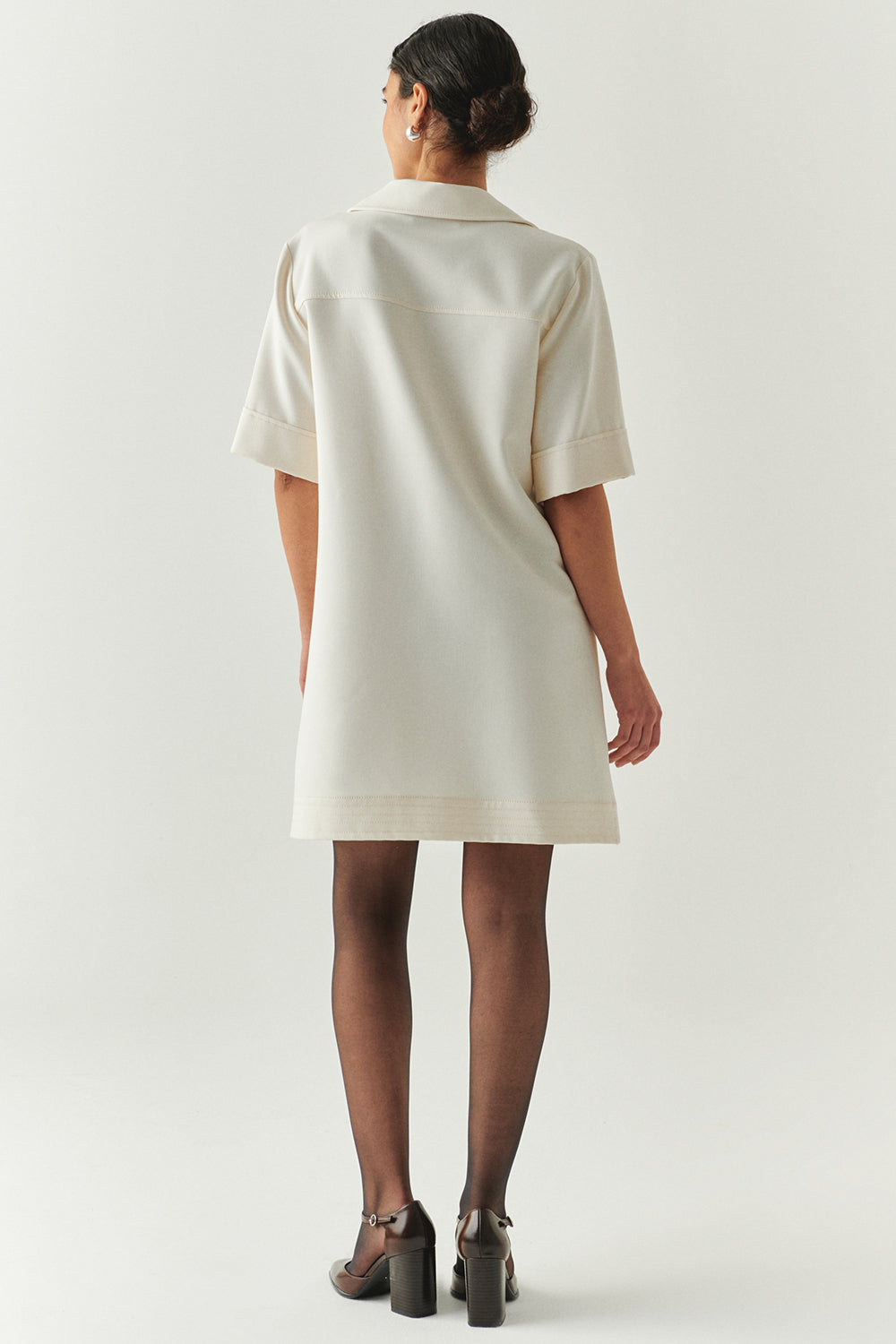 Exquise-Gömlek Yaka Kısa Kollu Oversize Cepli Krem Mini Elbise-ELBİSE-3-Milagron.com