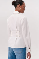 Gömlek Yaka Kuş Gözü Detaylı Bele Oturan Regular Beyaz Gömlek