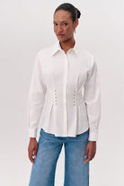 Gömlek Yaka Kuş Gözü Detaylı Bele Oturan Regular Beyaz Gömlek