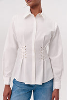 Gömlek Yaka Kuş Gözü Detaylı Bele Oturan Regular Beyaz Gömlek