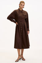 Exquise-Gömlek Yaka Uzun Kollu Cepli Regular Düğmeli Kahve Midi Elbise-ELBİSE-3-Milagron.com