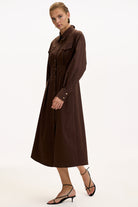 Exquise-Gömlek Yaka Uzun Kollu Cepli Regular Düğmeli Kahve Midi Elbise-ELBİSE-4-Milagron.com