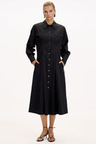 Exquise-Gömlek Yaka Uzun Kollu Cepli Regular Düğmeli Siyah Midi Elbise-ELBİSE-1-Milagron.com