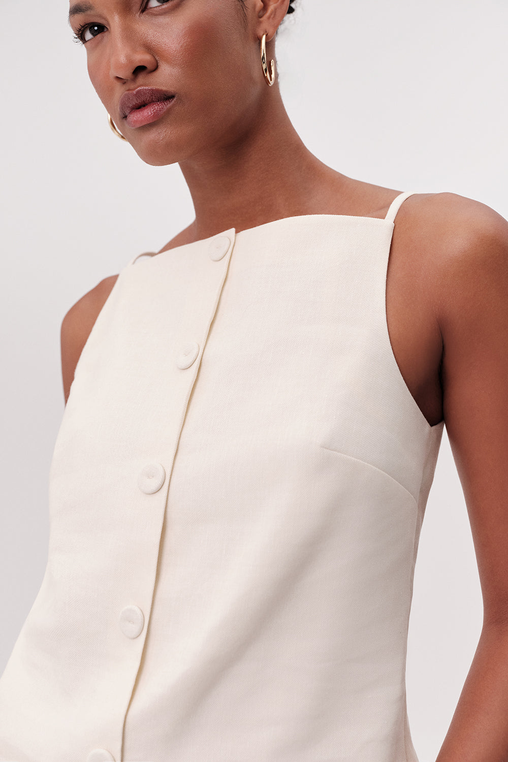 İnce Askılı Düğmeli Kolsuz Regular Krem Bluz