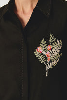 Exquise-İşleme Detaylı Rahat Kalıp Saf Keten Siyah Gömlek-Gömlek-4-Milagron.com