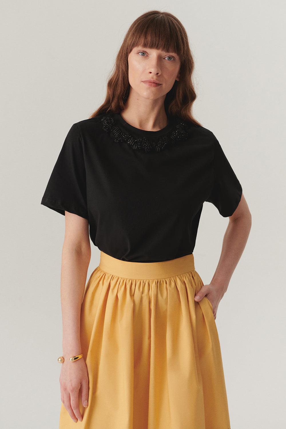 Exquise-İşleme Detaylı Siyah Regular Pamuklu örme Tişört-T-Shirts-1-Milagron.com