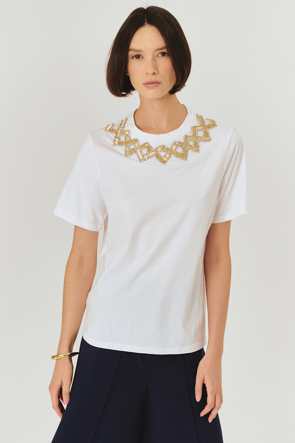 Exquise-İşleme Ve Taş Detaylı Bisiklet Yaka Beyaz Pamuklu örme Tişört-T-Shirts-1-Milagron.com