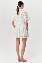 Kısa Kollu Delikli Gömlek Yaka Slim Fit Mini Kemik Elbise