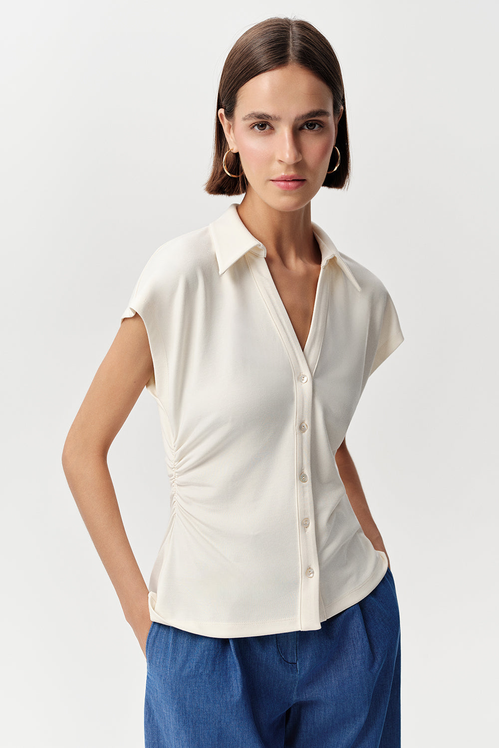 Kısa Kollu Düğmeli Beli Büzgülü Slim Fit Örme Kemik Gömlek