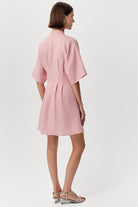 Kısa Kollu V Yaka Keten Karışımlı Regular Mini Pembe Elbise