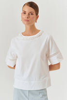 Exquise-Kol Ve İşleme Detaylı Bisiklet Yaka Beyaz Regular Pamuklu örme Tişört-T-Shirts-1-Milagron.com