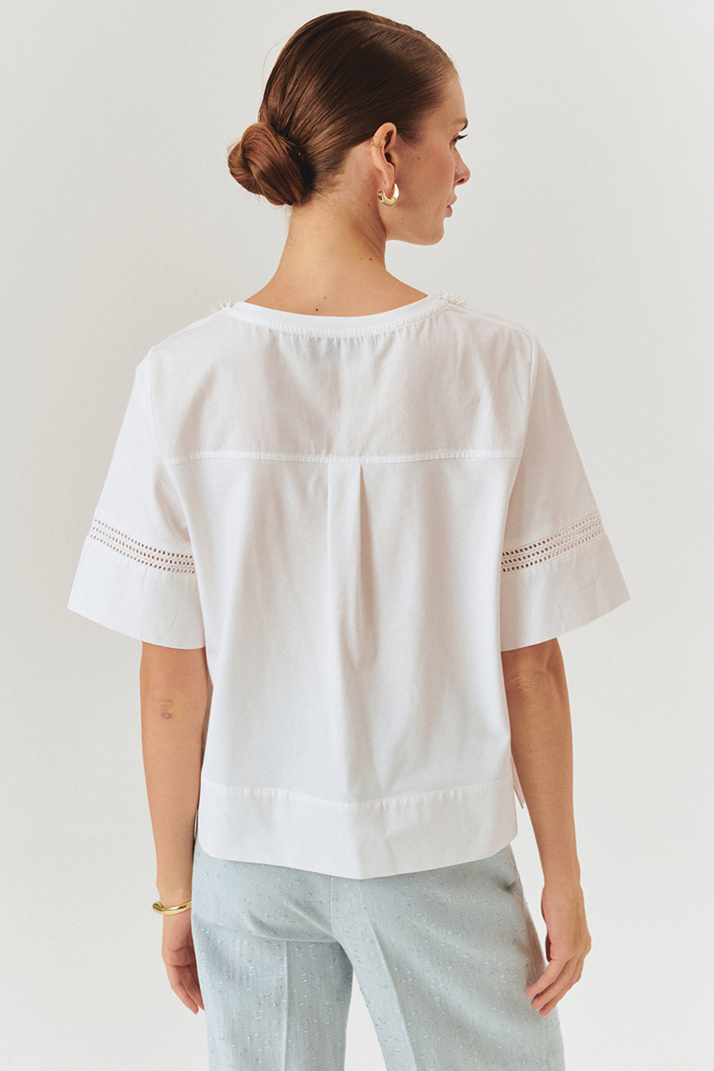 Exquise-Kol Ve İşleme Detaylı Bisiklet Yaka Beyaz Regular Pamuklu örme Tişört-T-Shirts-4-Milagron.com