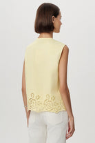 Kolsuz Yakası Bağcıklı Brode Nakışlı Regular Sarı Bluz