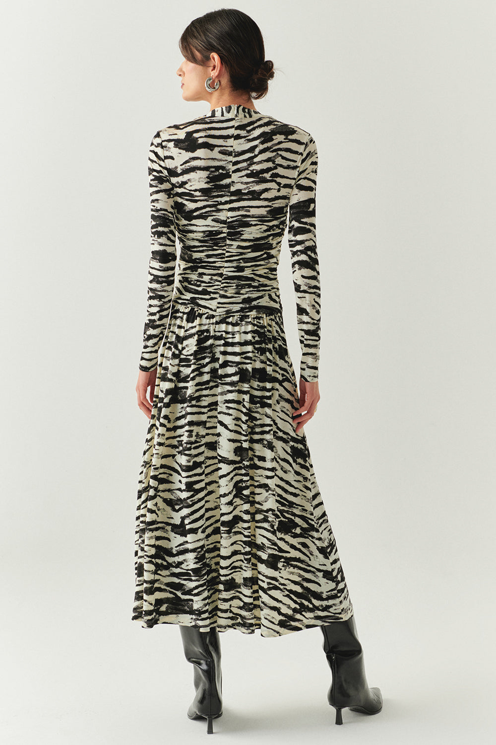 Exquise-Kruvaze Yaka Uzun Kollu Slim Fit Örme Midi Siyah Kemik Elbise-ELBİSE-3-Milagron.com