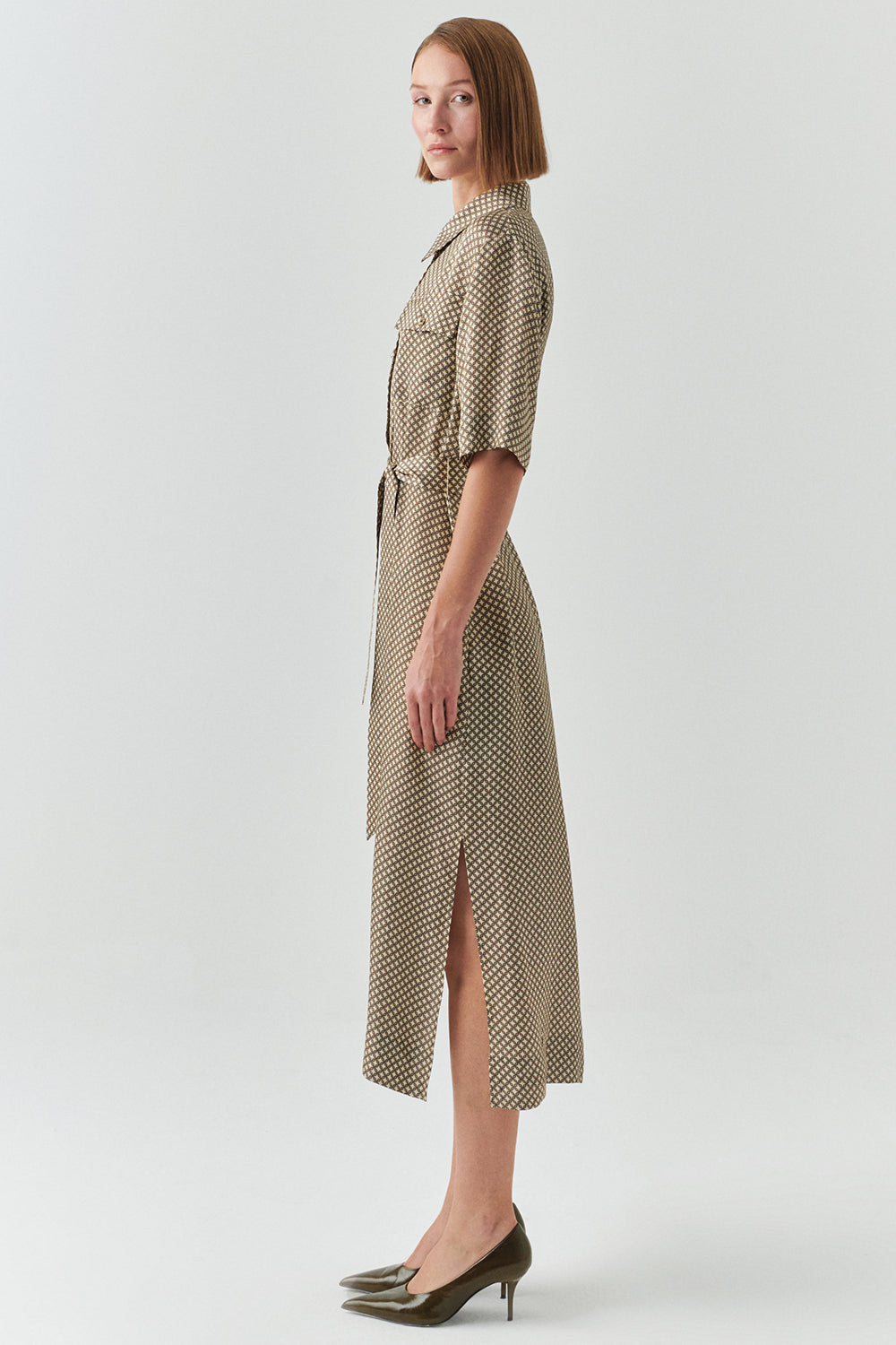 Exquise-Kuşaklı Desenli Gömlek Yaka Kısa Kollu Regular Midi Elbise-ELBİSE-3-Milagron.com