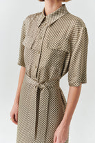 Exquise-Kuşaklı Desenli Gömlek Yaka Kısa Kollu Regular Midi Elbise-ELBİSE-5-Milagron.com