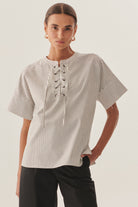 Exquise-Kuşgözü Bağcık Detaylı Rahat Kesim Çizgili Bluz-Bluz-1-Milagron.com