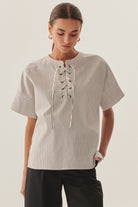 Exquise-Kuşgözü Bağcık Detaylı Rahat Kesim Çizgili Bluz-Bluz-2-Milagron.com