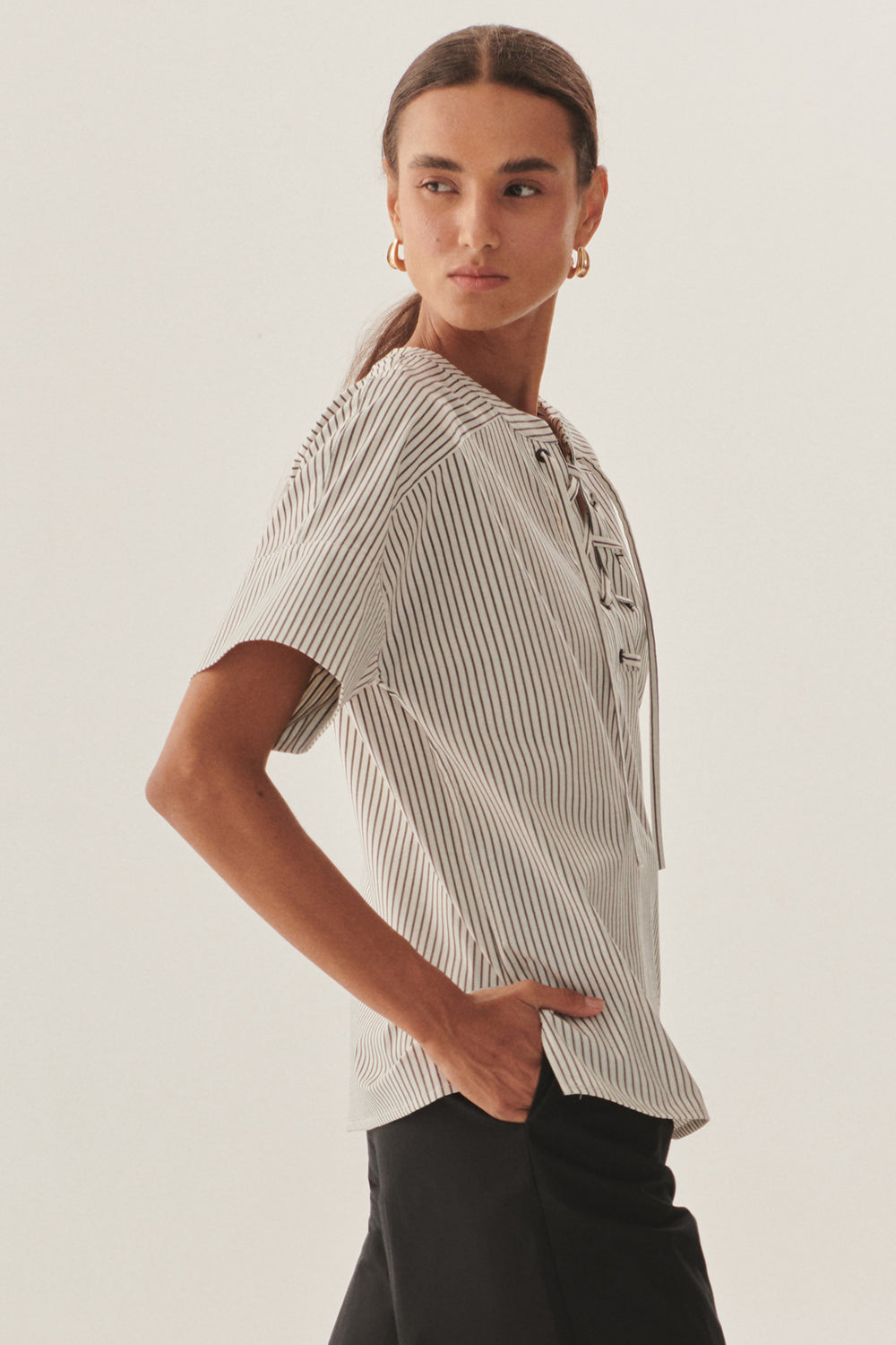 Exquise-Kuşgözü Bağcık Detaylı Rahat Kesim Çizgili Bluz-Bluz-3-Milagron.com