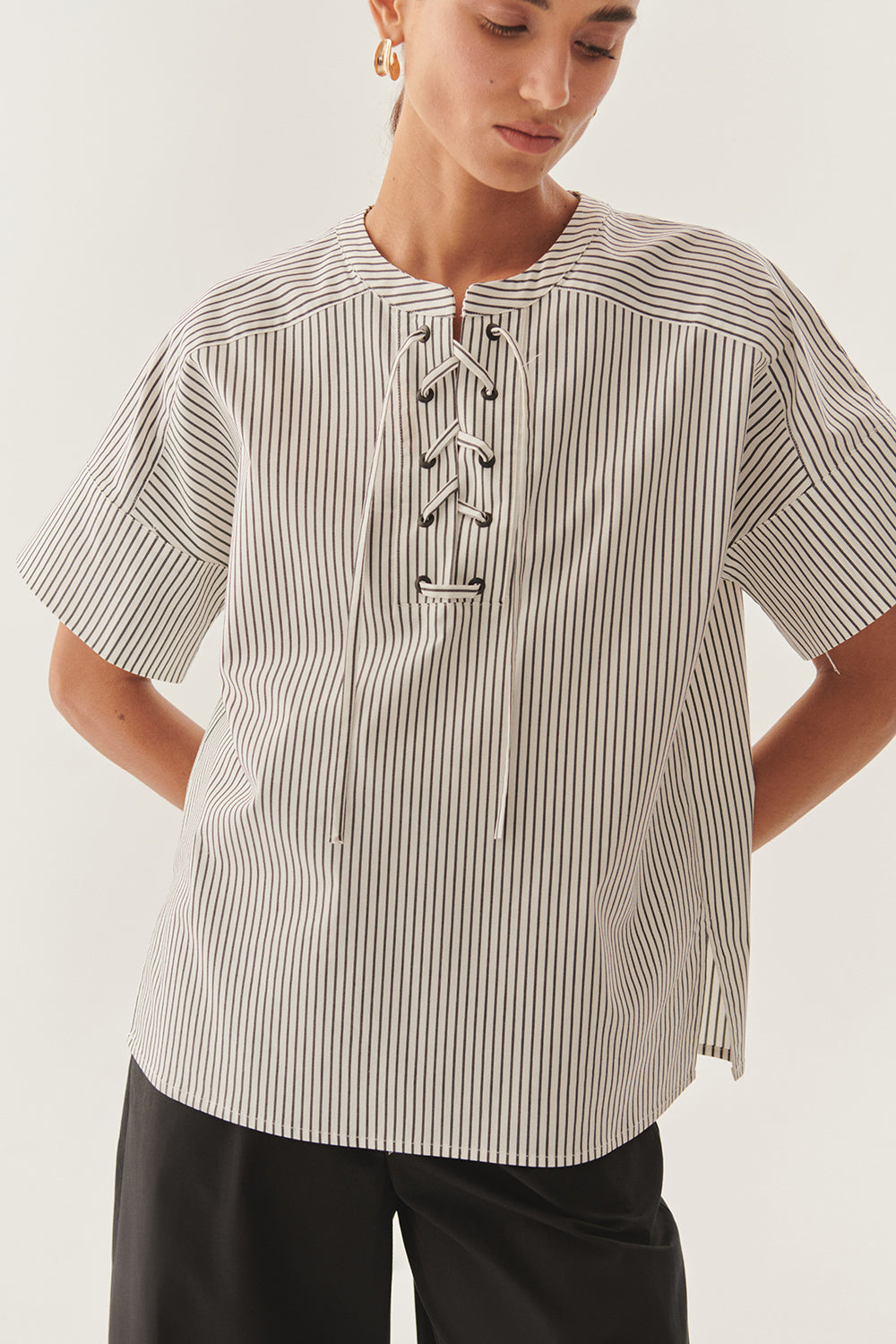 Exquise-Kuşgözü Bağcık Detaylı Rahat Kesim Çizgili Bluz-Bluz-5-Milagron.com